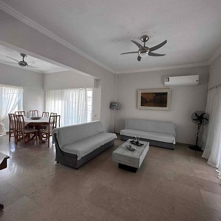Beach Front Apartment Nea Palatia Esterno foto