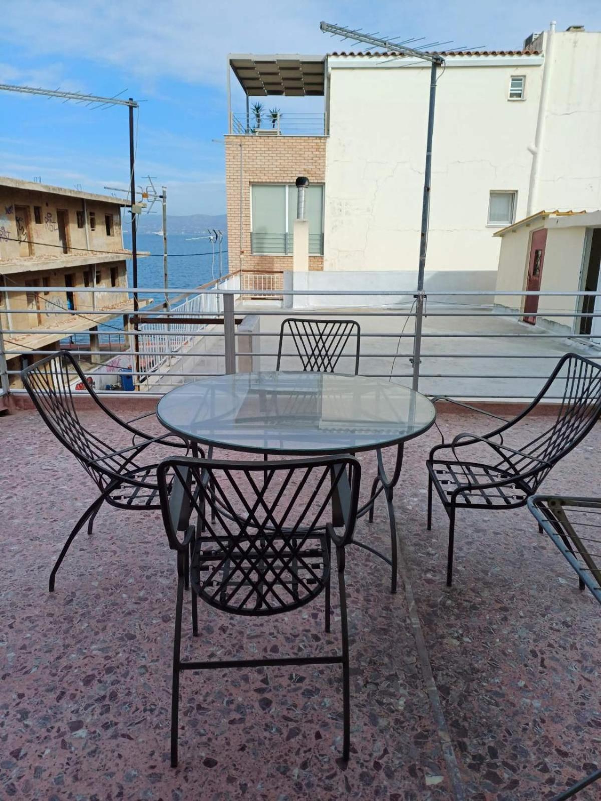 Beach Front Apartment Nea Palatia Esterno foto