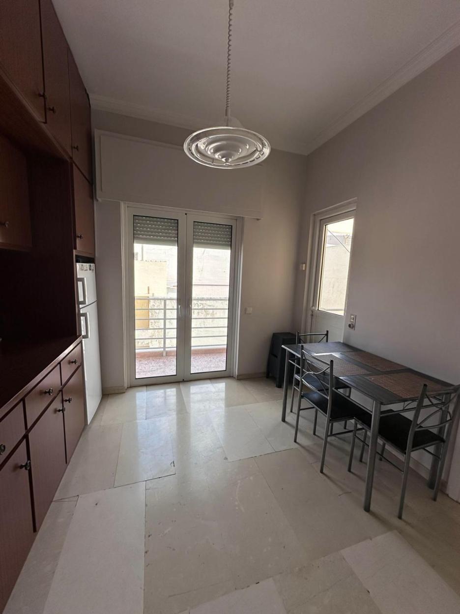 Beach Front Apartment Nea Palatia Esterno foto