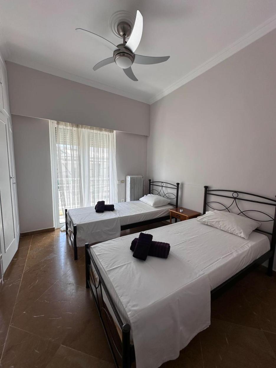 Beach Front Apartment Nea Palatia Esterno foto